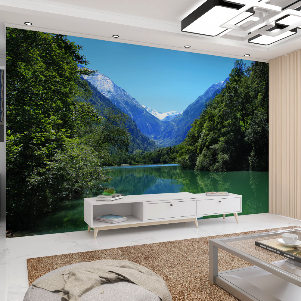 Fototapeta ciche jezioro ukryte w górskim lesie