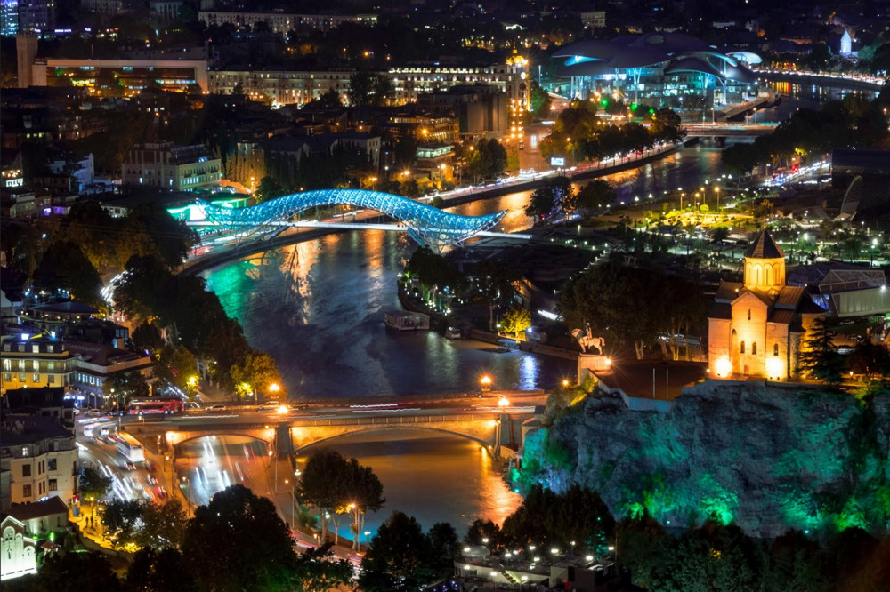 Fototapeta wieczorne nowoczesne Tbilisi
