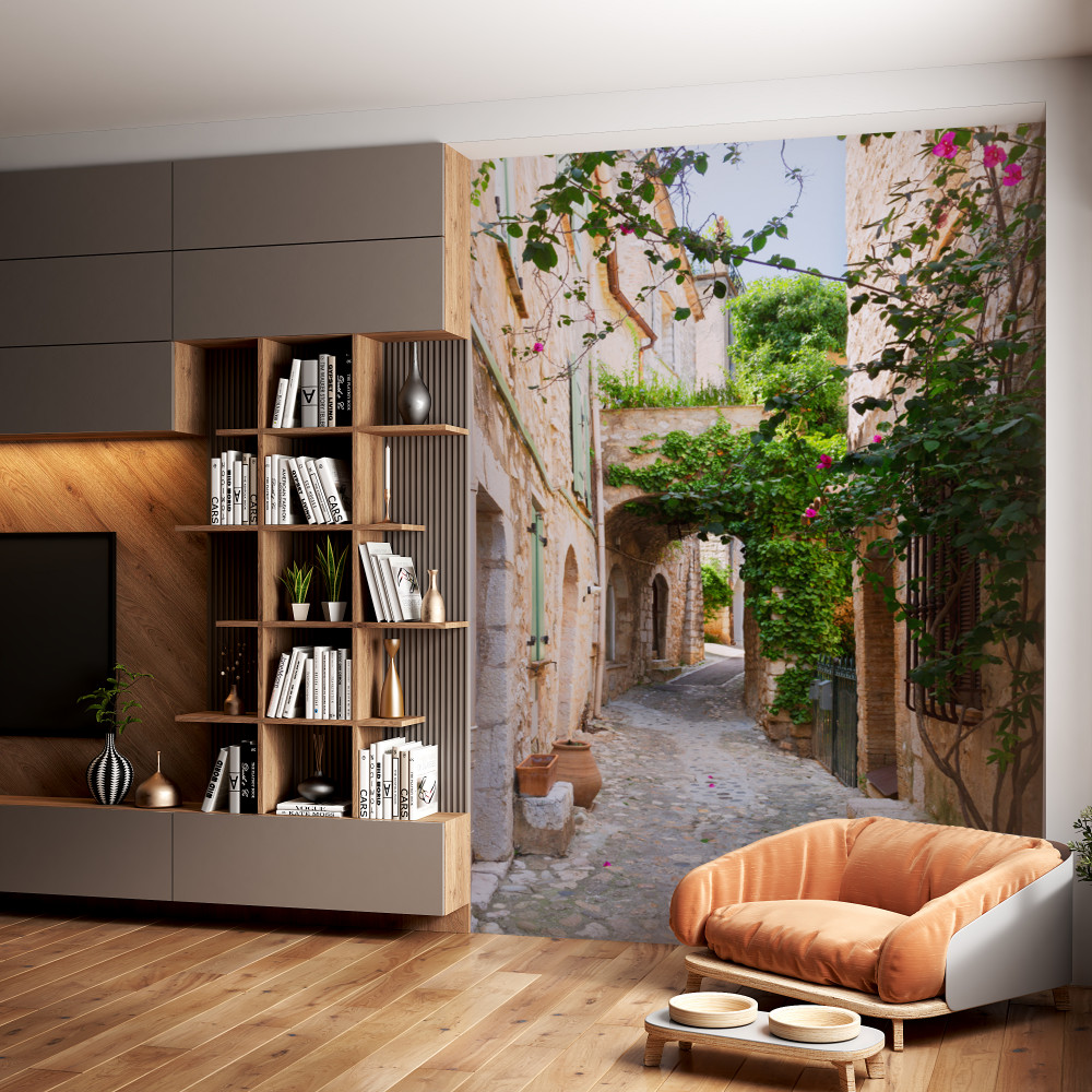 Fototapeta stara wąska ulica z żywymi roślinami