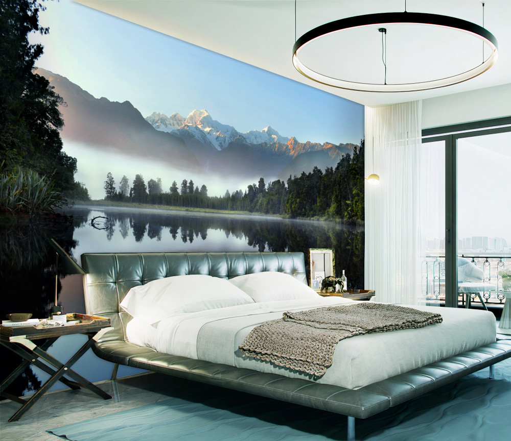 Fototapeta mgła nad wodami górskiego jeziora