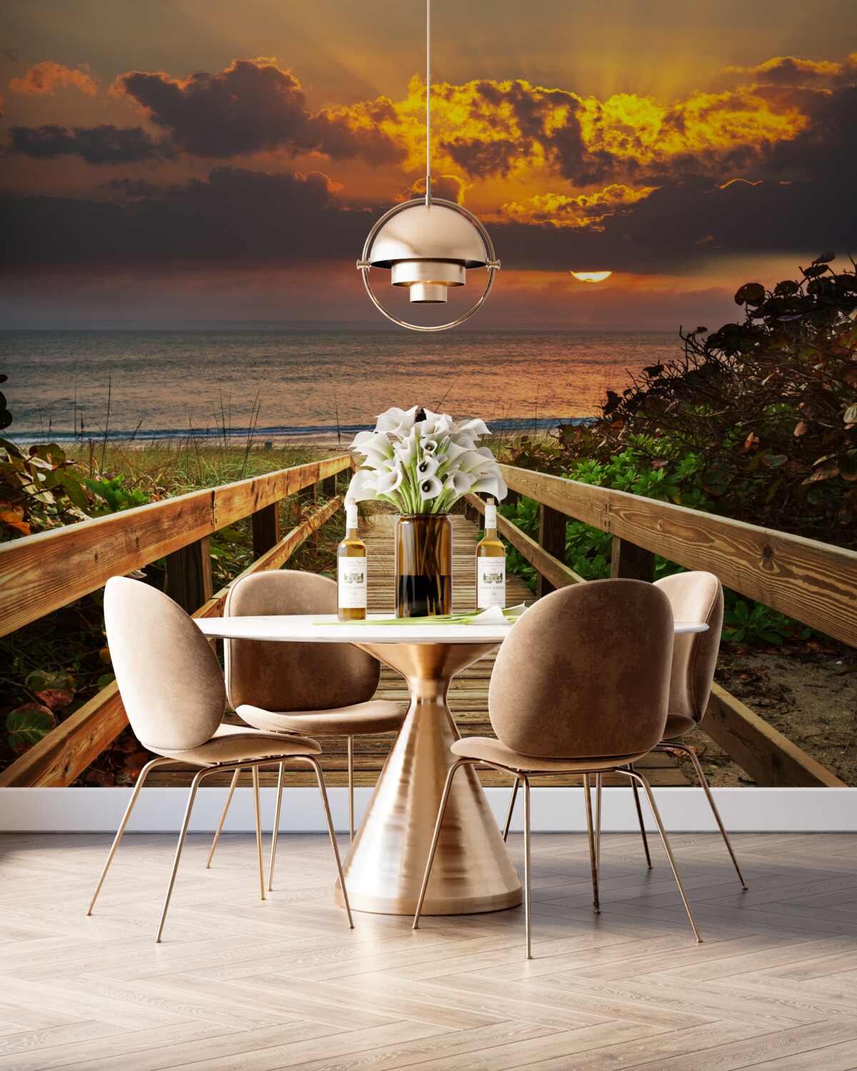 Fototapeta słońce zachodzi za horyzontem w pobliżu wybrzeża morskiego