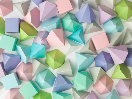 Fototapeta wielokolorowe geometryczne figury wolumetryczne