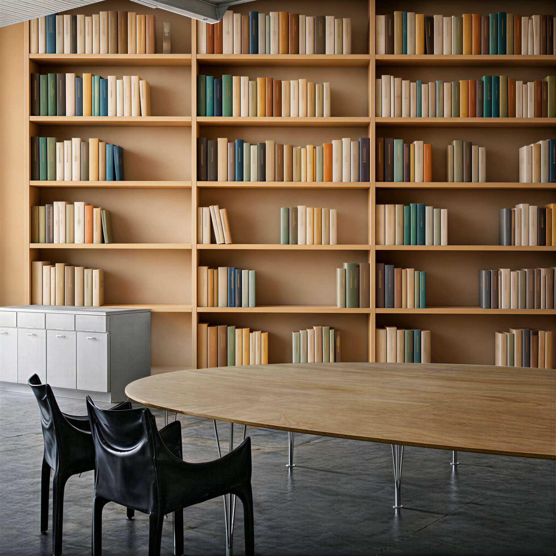 Fototapeta książki w domowej bibliotece?v2345