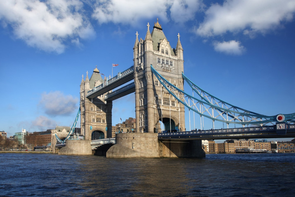 Fototapeta Tower Bridge nad cichą rzeką