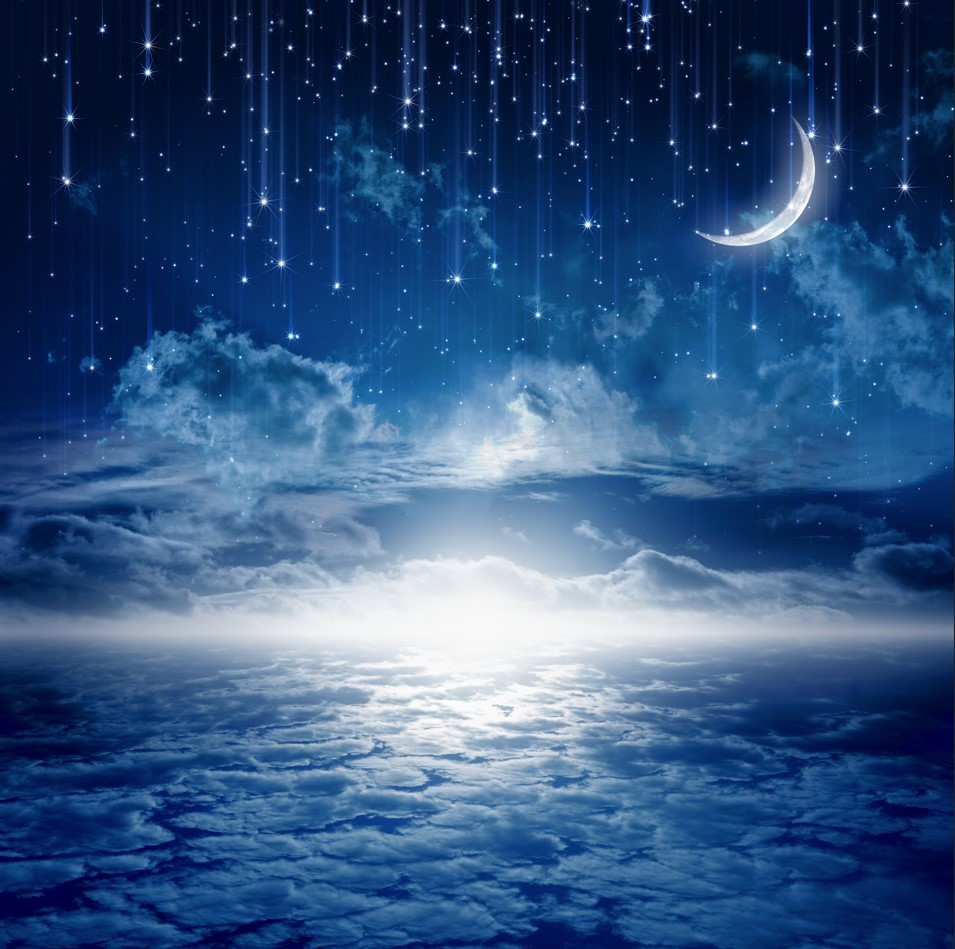 Fototapeta jasne światło nocnego księżyca nad wodą