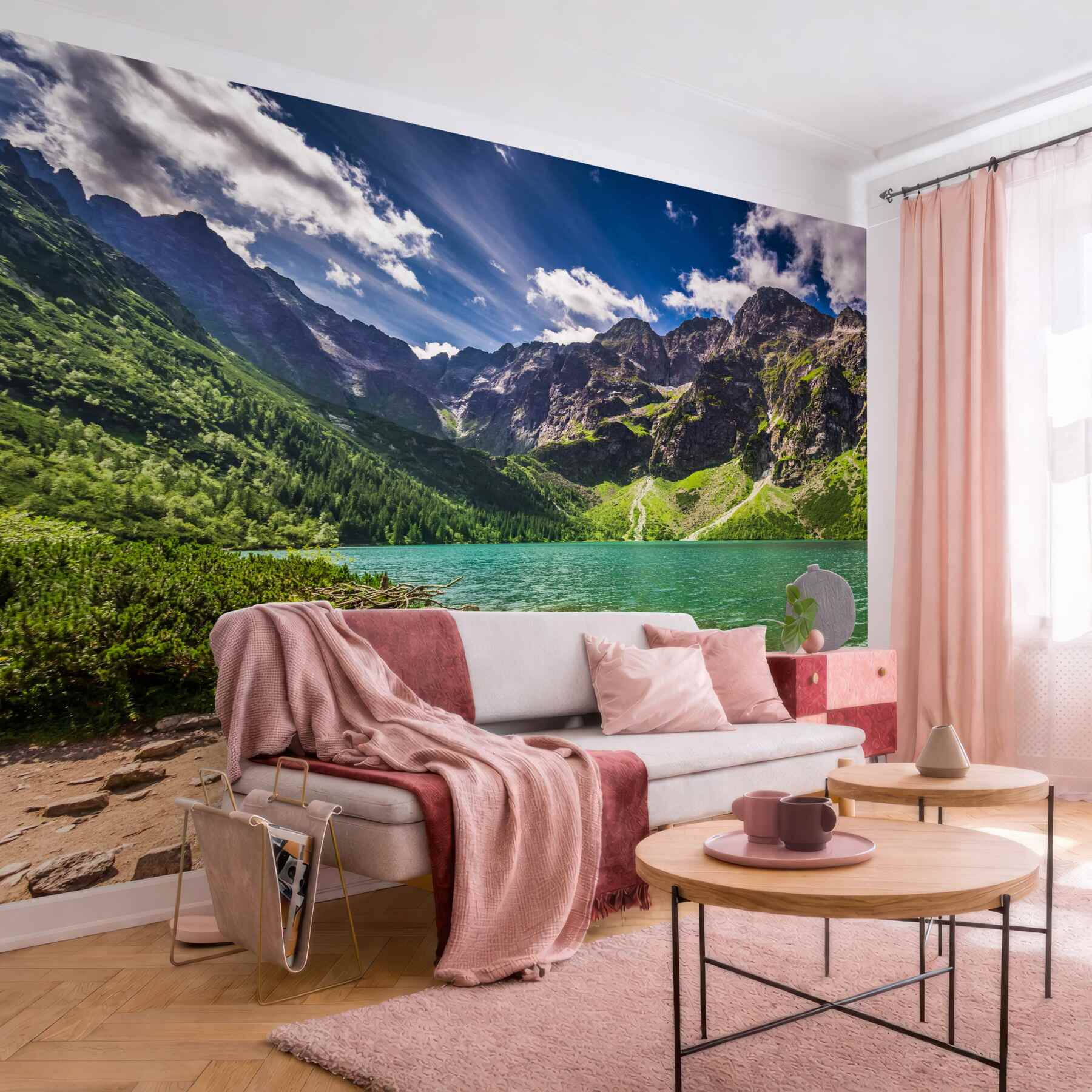 Fototapeta góry w pobliżu zielonego jeziora w letni dzień
