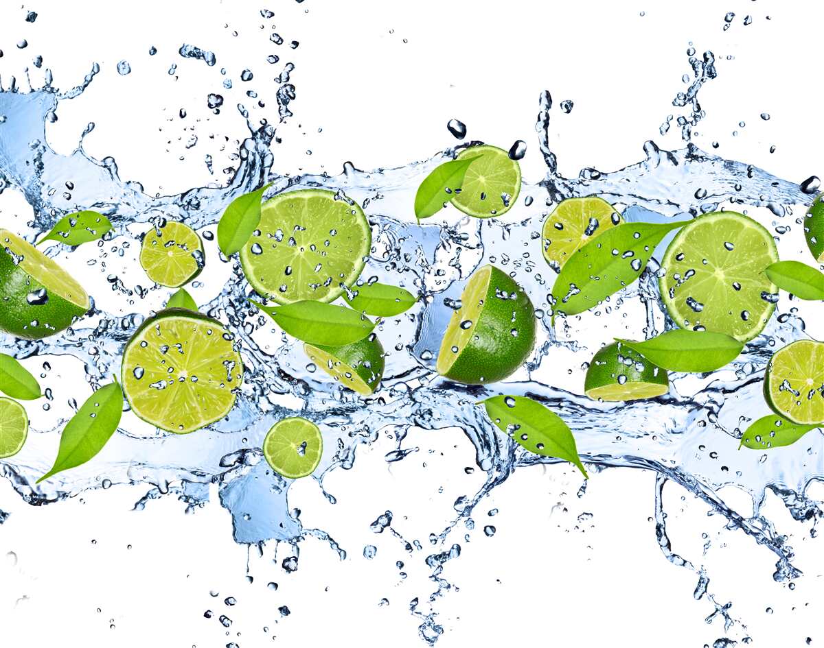 Fototapeta Pokrój limonki w wodzie