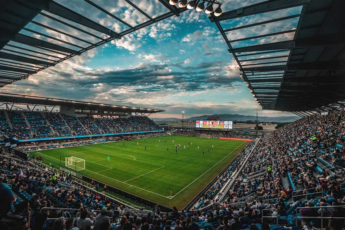 Fototapeta Gram na stadionie piłkarskim